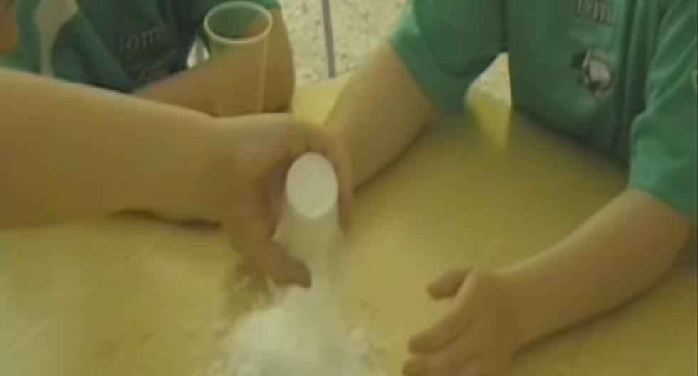 El video de los niños convirtiendo agua en nieve se ha convertido en viral en las últimas horas en YouTube. (Foto: Captura)