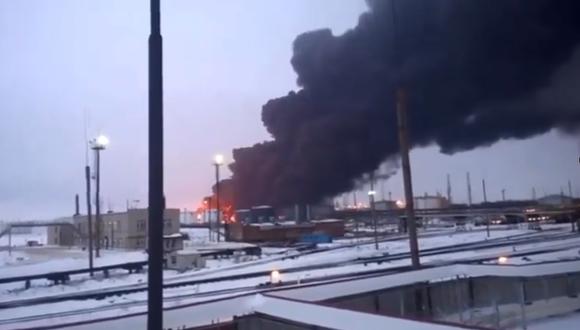 Una refinería de petróleo fue atacada el miércoles por un dron en la ciudad rusa de Riazan, a 200 km de Moscú. (Captura de video).