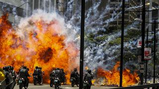 Caracas: Policía y opositores se enfrentan en zona de fuerte explosión [FOTOS]