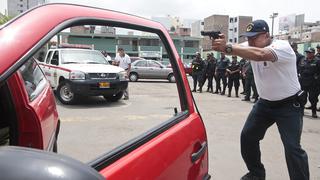 Policías son capacitados en uso de la fuerza [FOTOS]