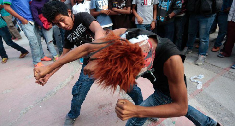 Latinoamrica Xochimilcas La Tradicional Pelea Mexicana En Zitlala