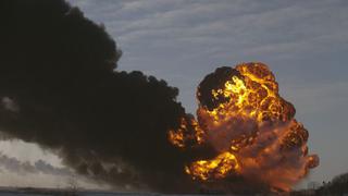 Tren se descarriló y provocó una enorme explosión en Dakota del Norte