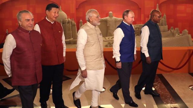 Putin, Temer y Zuma llegan a la India para la cumbre BRICS  - 9