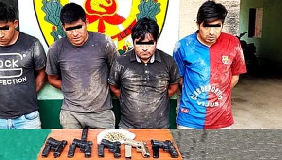 Se les halló dos pistolas abastecidas con 17 y 14 cartuchos. (Foto: PNP)