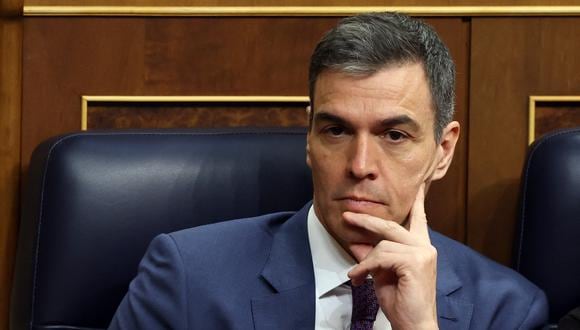El presidente del Gobierno de España, Pedro Sánchez, asiste a una sesión plenaria en el Congreso de los Diputados para votar la ley de amnistía a los independentistas catalanes. (Foto de Pierre-Philippe MARCOU / AFP).