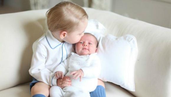 Tiernas fotos del príncipe Jorge y la princesa Carlota
