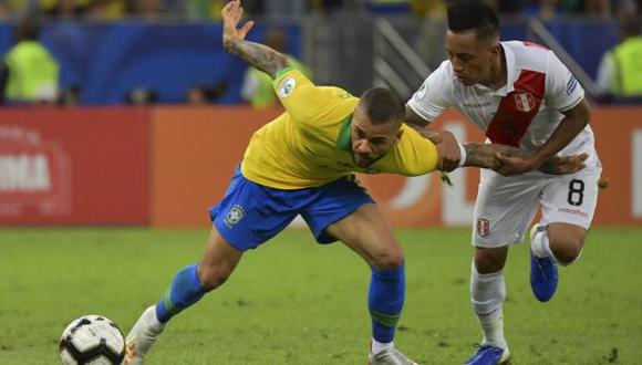 Alves, de 36 años, se encuentra libre tras culminar su vínculo con el PSG. (Foto: AFP)