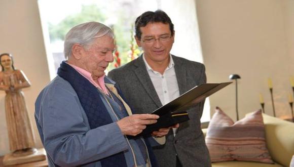 Cusco: municipio dio llave de la ciudad a Mario Vargas Llosa