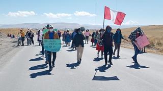 Cusco: manifestantes inician marchan a campamento minero en Espinar
