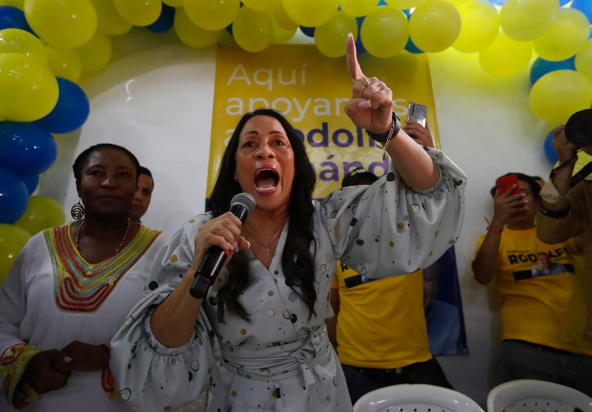 Rodolfo Hernández's vice-presidential candidate and ticket, Marelen Castillo, delivers a speech in front of a group of supporters, on June 6, 2022, in Cali, Colombia.  (EFE/Ernesto Guzmán).