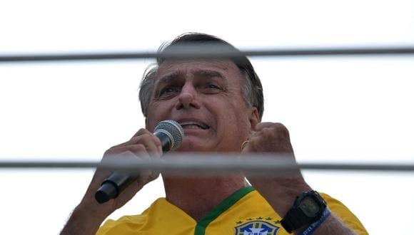 El ex presidente de Brasil Jair Bolsonaro habla con sus partidarios durante un mitin en Sao Paulo, el 25 de febrero de 2024. (Foto de NELSON ALMEIDA / AFP).
