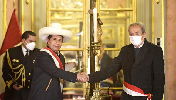 Carlos Gallardo está vinculado a la Fenate Perú, facción magisterial fundada por Pedro Castillo. (Foto: Presidencia)
