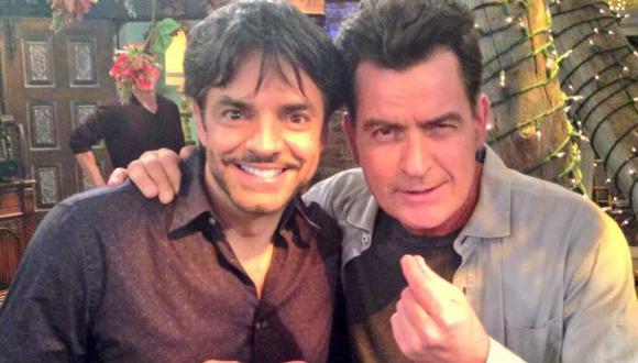 Charlie Sheen y Eugenio Derbez juntos en la televisión