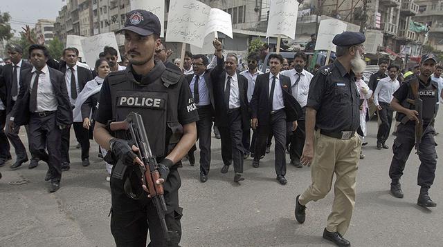 Pakistán: Abogados en huelga tras el ataque que dejó 71 muertos - 11