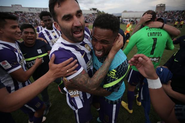 Jefferson Farfán lived it as he has lived it all year: as a fan.  PHOTO: Jesus Saucedo