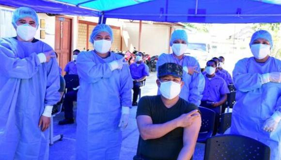 En total se ha vacunado a 25.246 agentes de la Marina de Guerra, y el último fue el Técnico Tercero Alberto López Tello en la ciudad de Iquitos. (Foto: Ministerio de Defensa)