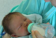 ¿Cómo elegir la fórmula adecuada para tu bebé? 4 tips para hacerlo