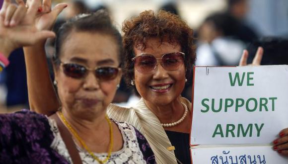 Tailandia: La junta militar trata de imponer la felicidad