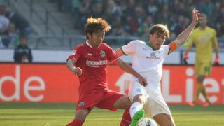 Con Claudio Pizarro, Werder Bremen perdió 1-0 con Hannover