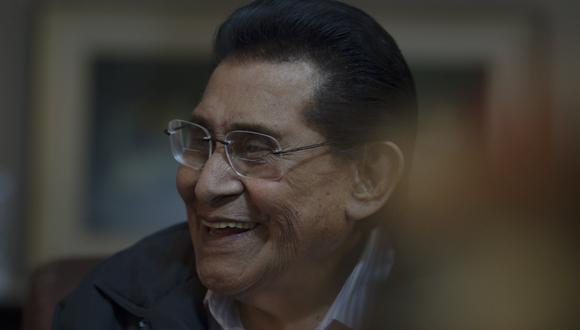 Inolvidable sonrisa del cantante trujillano. Desde la década del 40, Luis Abanto Morales fue un ídolo popular tanto del criollismo como de la música andina. (Foto: Richard Hirano/ El Comercio)