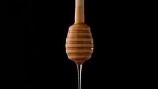 TikTok: el nuevo reto de la miel congelada que muchos hacen pero que pocos conocen el riesgo al que se exponen