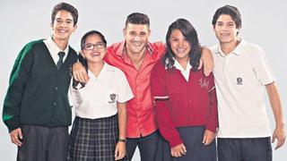 Yaco Eskenazi estrena "Versus de colegios"