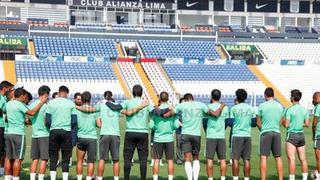 Alianza Lima: plantel guardó minuto de silencio por Chapecoense
