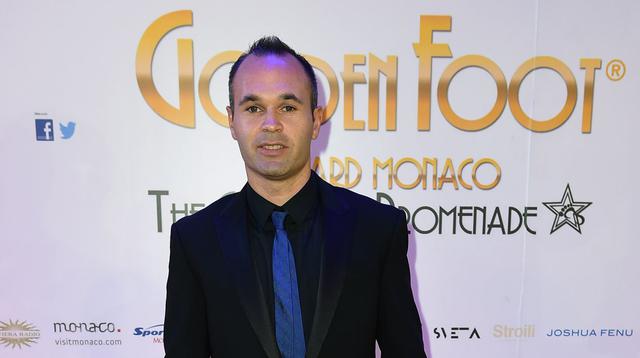 Iniesta le ganó a Cristiano: recibió premio 'Golden Foot' 2014 - 1