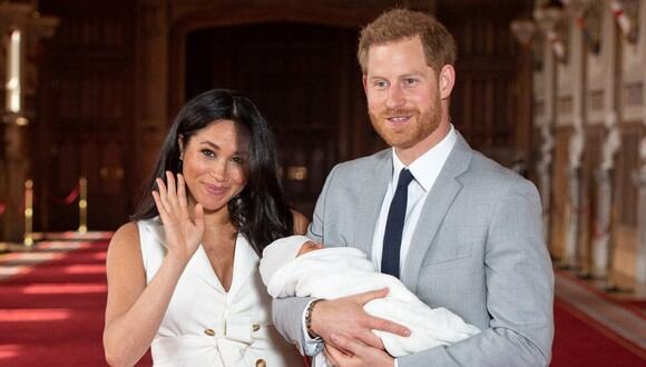 Meghan de Sussex y Enrique de Sussex agregaron sus títulos reales al certificado de nacimiento de Archie. (Foto: AFP)