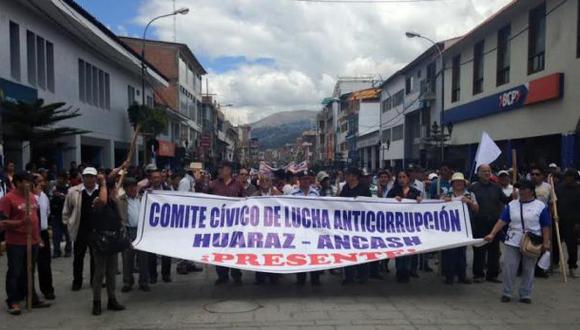 Áncash: pobladores exigen a Waldo Ríos que entregue S/. 500