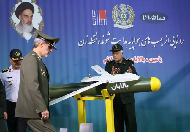 Irán presenta bombas "inteligentes" con alas que aumentan su alcance. Foto: AFP