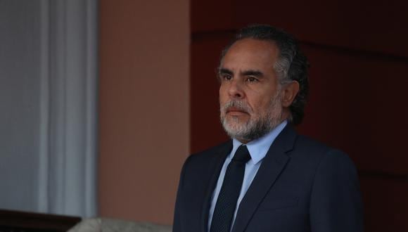 El exembajador de Colombia en Venezuela, Armando Benedetti, durante una reunión en el Palacio de Miraflores en Caracas, Venezuela, el 29 de agosto de 2022. (Foto de Miguel Gutiérrez / EFE)