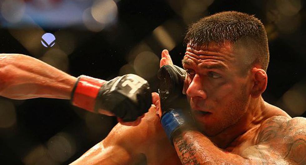 Rafael dos Anjos se rompió el pie y no peleará ante Conor McGregor en UFC 196. (Foto: Getty Images)