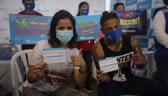 El boxeador Jonathan Maicelo y la actriz Melania Urbina recibieron la primera dosis de la vacuna contra la Covid 19, Sinophram. (Foto: GEC)
