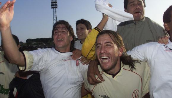 Molina llevó a inicios del 2002 y solo se quedó por el Apertura en la 'U'. En la imagen celebra junto a Vilallonga. (Foto: Archivo GEC)