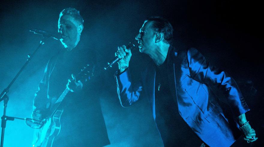 Héroes y sobrevivientes de la electrónica espiritual: Gore, de 56 años, y Gahan, de 55, en Holanda, durante un concierto de enero del 2018. (Foto: EFE)