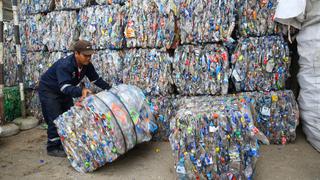 Botellas de plástico: ¿Qué frena la inversión en el reciclaje?