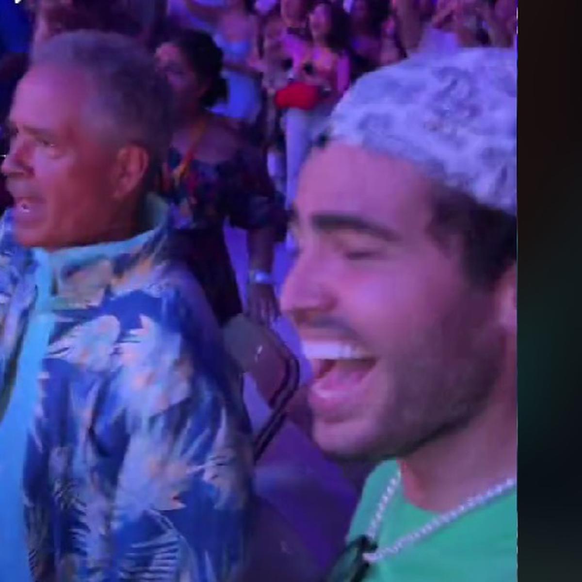 Un chico va con su padre al concierto de Bad Bunny y su reacción
