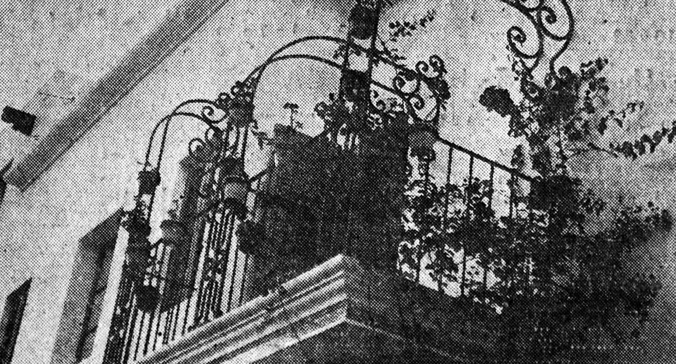 Aunque parecían inofensivas, las macetas colocadas en los balcones eran potenciales amenazas a la seguridad de los peatones. Foto: GEC Archivo Histórico