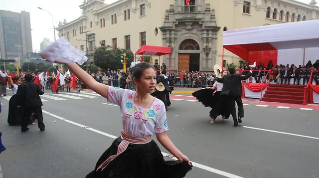 Colegios de Miraflores celebraron mes patrio con desfile cívico - 13