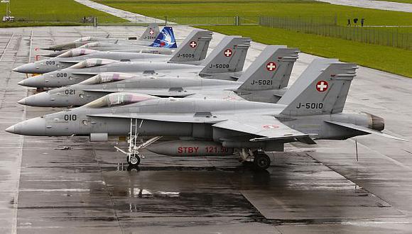 Ciudadanos suizos anulan la compra de 22 aviones de guerra