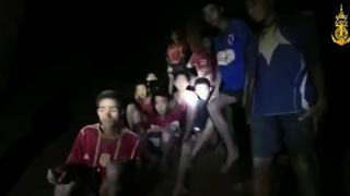 Por qué el rescate de niños atrapados en una cueva podría durar meses | VIDEO
