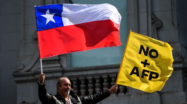 Miles de chilenos exigen terminar con el sistema de las AFP - 1