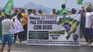 Brasileños marchan a favor y contra Bolsonaro en medio de pandemia al alza 