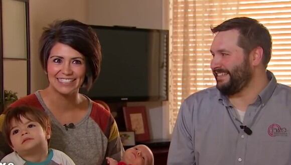 Una familia compartió el gesto desinteresado de una compañía a la que contrataron para reparar su calefacción antes de la llegada de su bebé. (Foto: Fox 9 News en YouTube)