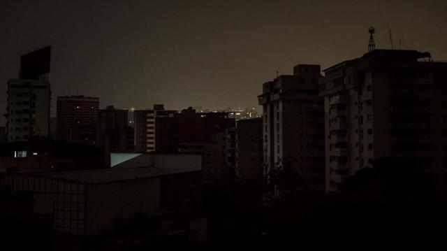 Apagón en Venezuela: La oscuridad vuelve a apoderarse del país | FOTOS Y VIDEOS. (EFE)