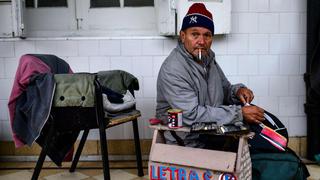 Las calles, el último refugio de los más golpeados por la crisis en Argentina | FOTOS