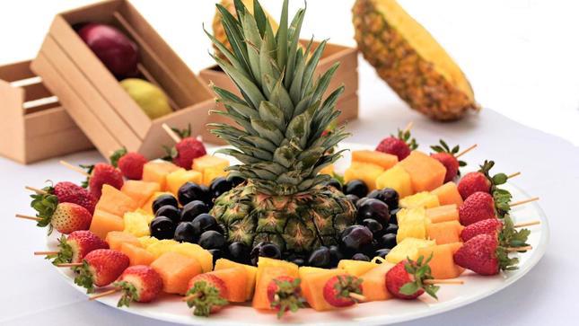 Llevar una dieta balanceada de frutas, verduras, carnes, entre otros, permitirá fortalecer tu sistema inmune. (Foto: Minsa)