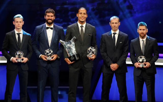 Todos los ganadores de la gala del UEFA. (Foto: Reuters)
