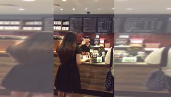 Cajera se quedó sin trabajo por maltratar a una clienta [VIDEO]